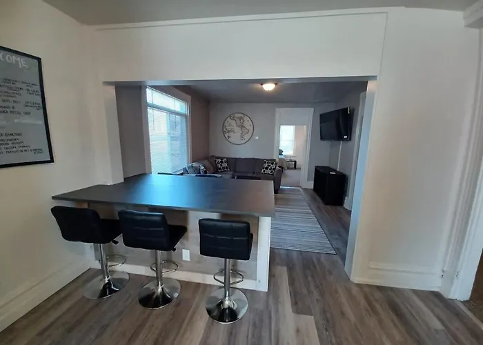 Holiday home Spacious 3br South Side Retreat - Free Parking - Sleeps 6