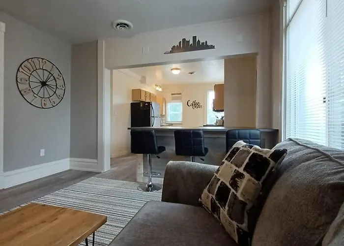 Spacious 3br South Side Retreat - Free Parking - Sleeps 6 * Pittsburgh