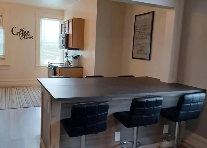 Holiday home Spacious 3br South Side Retreat - Free Parking - Sleeps 6 *