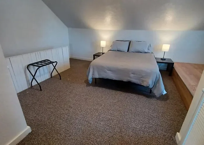 Spacious 3br South Side Retreat - Free Parking - Sleeps 6 Holiday home Pittsburgh