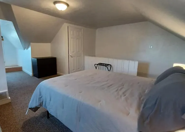 Holiday home Spacious 3br South Side Retreat - Free Parking - Sleeps 6
