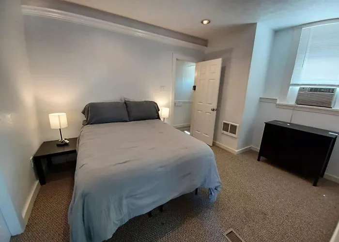Spacious 3br South Side Retreat - Free Parking - Sleeps 6 Holiday home Pittsburgh