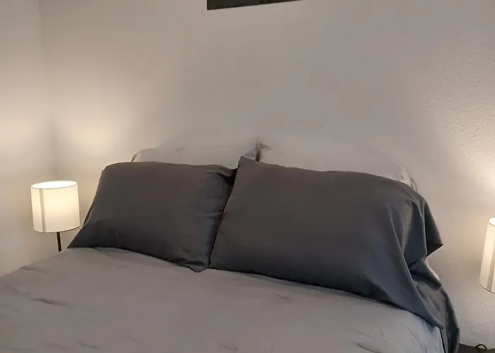 Spacious 3br South Side Retreat - Free Parking - Sleeps 6 Holiday home Pittsburgh